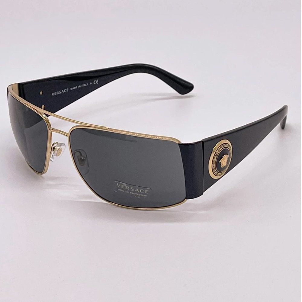 New Versace Mens 63mm Sunglasses Black w/ Gold Trim - Picture 4 of 7